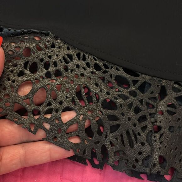 Jazmin Chebar black mini skirt with genuine leather laser cut trim, L - Picture 3 of 8